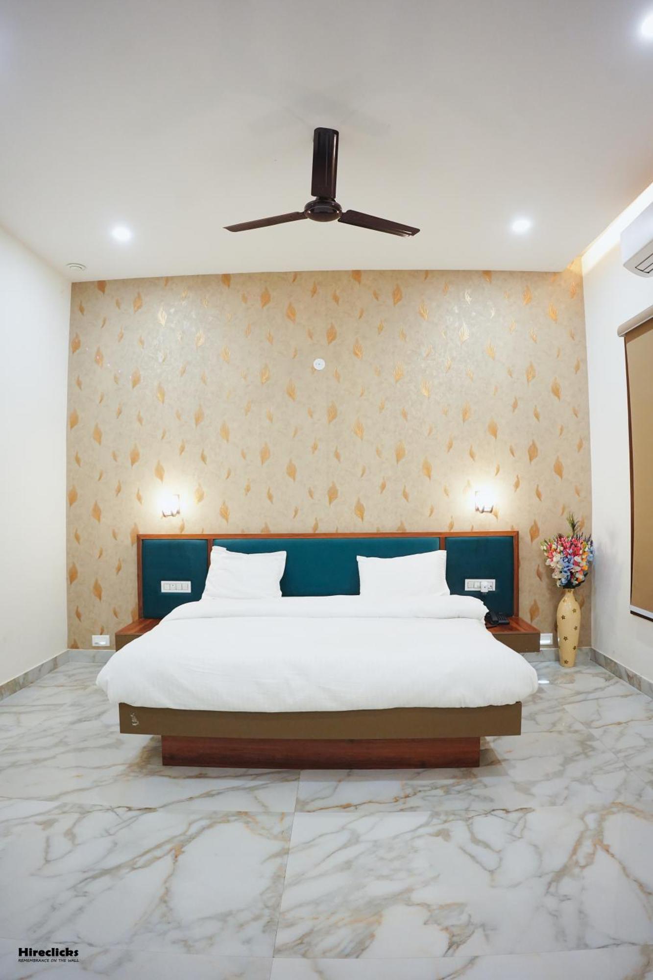 The Krati Resort And Convention Centre Bareilly Exteriör bild
