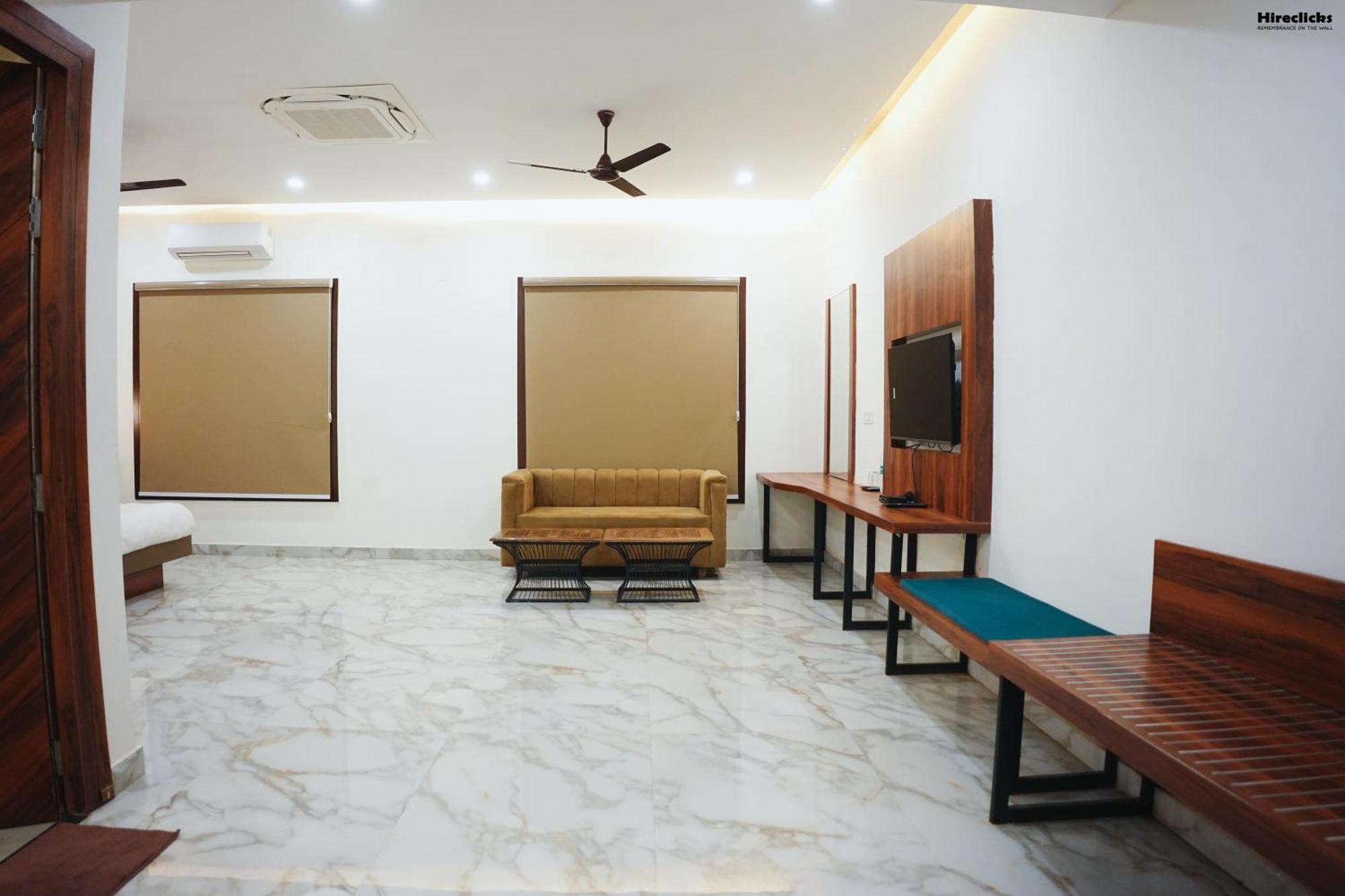 The Krati Resort And Convention Centre Bareilly Exteriör bild