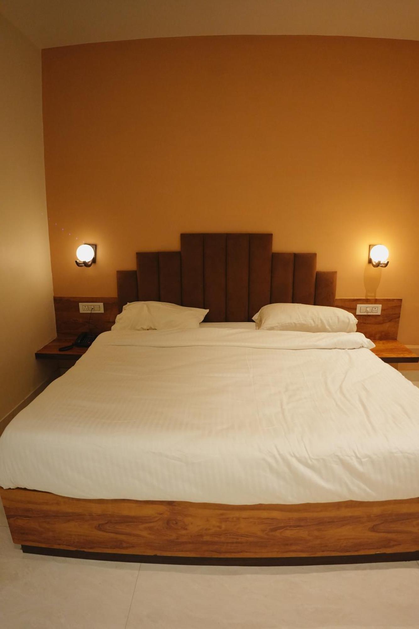 The Krati Resort And Convention Centre Bareilly Exteriör bild