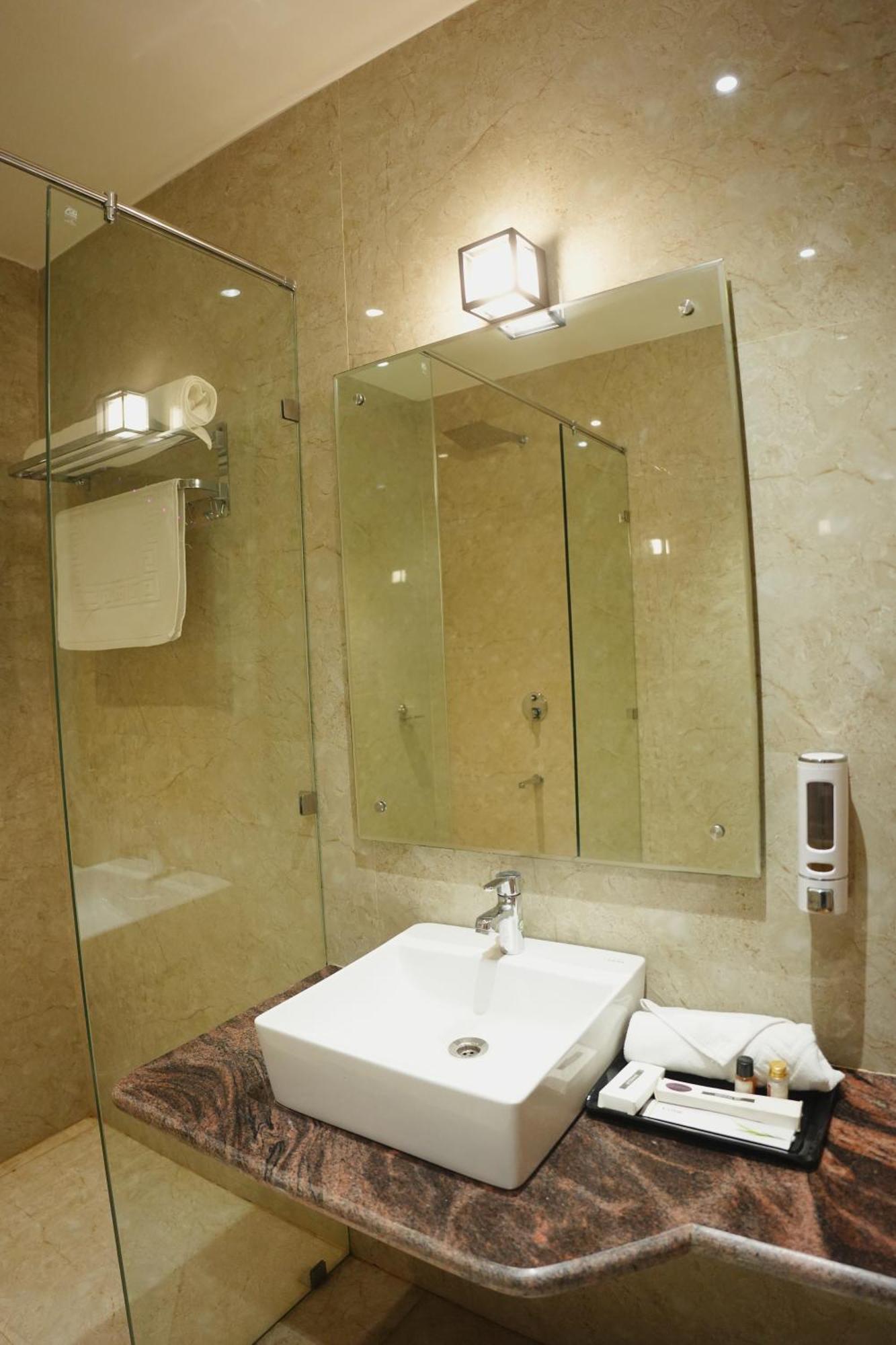 The Krati Resort And Convention Centre Bareilly Exteriör bild